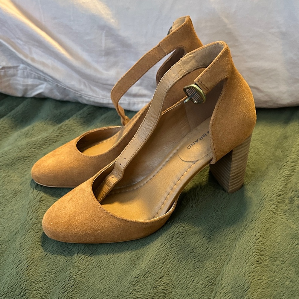 Lucky Brand Tan Suede Heels